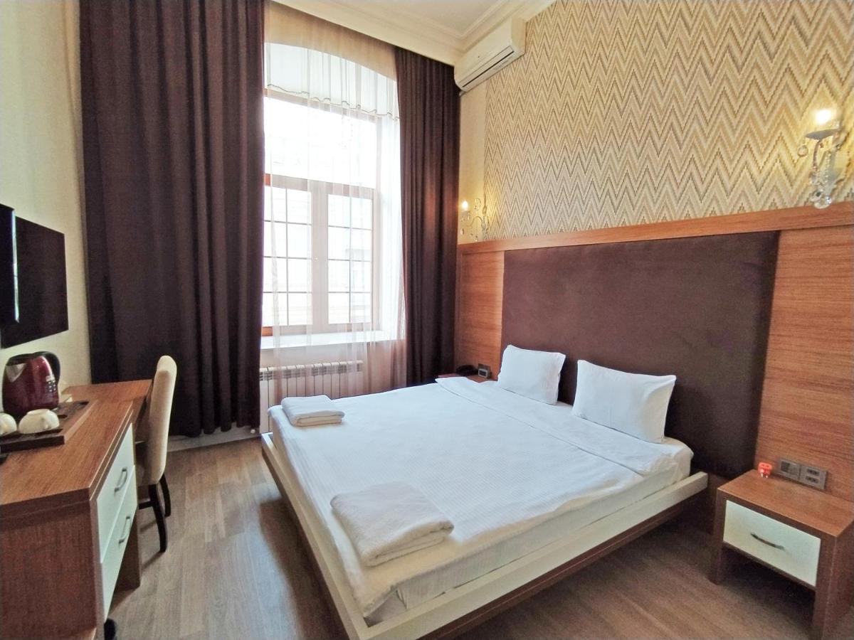 Solo Hotel On Nizami Street Baku Exterior photo