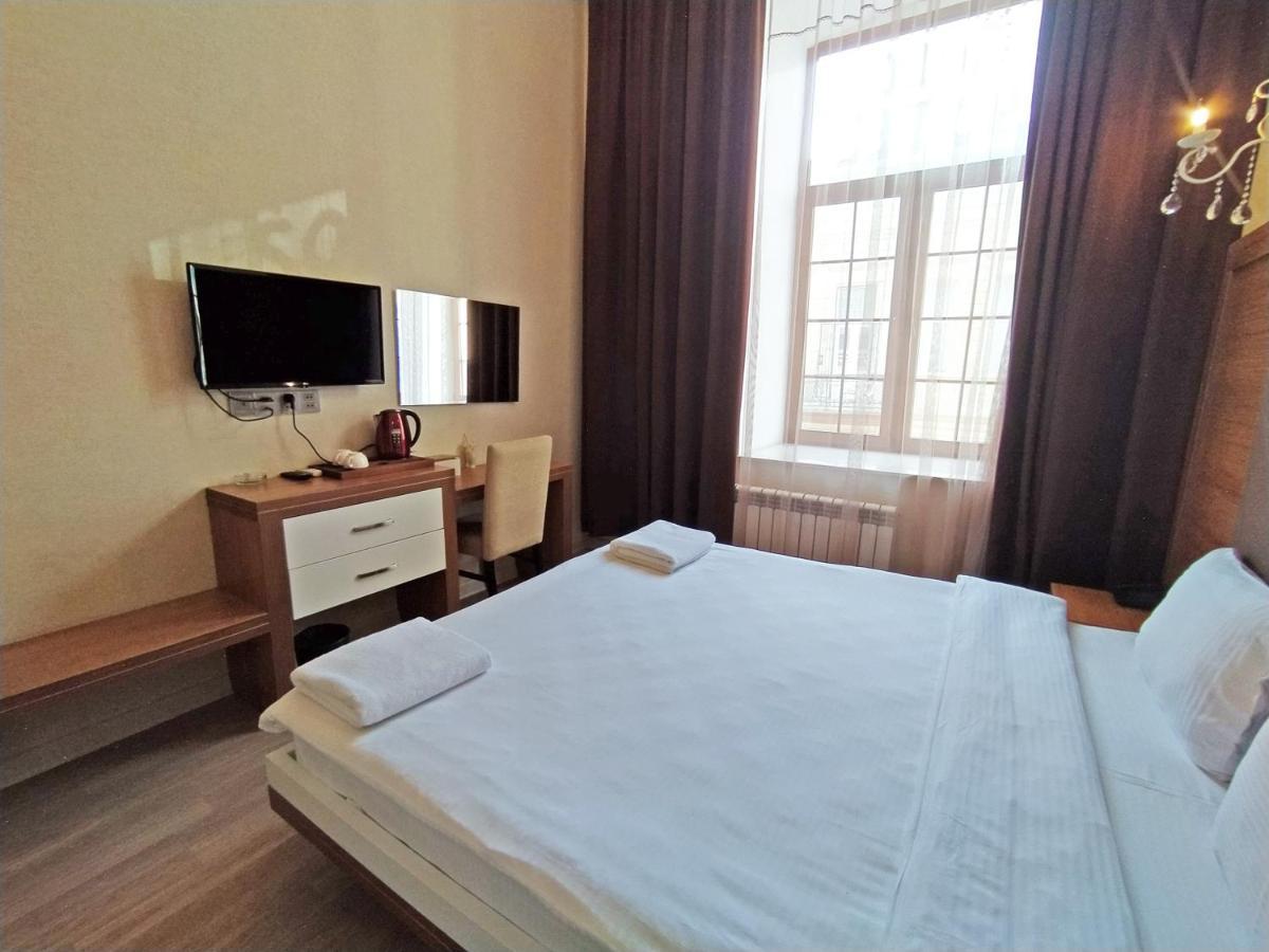Solo Hotel On Nizami Street Baku Exterior photo